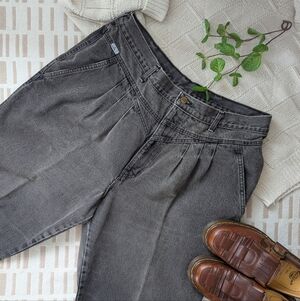 Chic | Vintage | 24W | Yoke Waist Denim | 90s Mom Jean